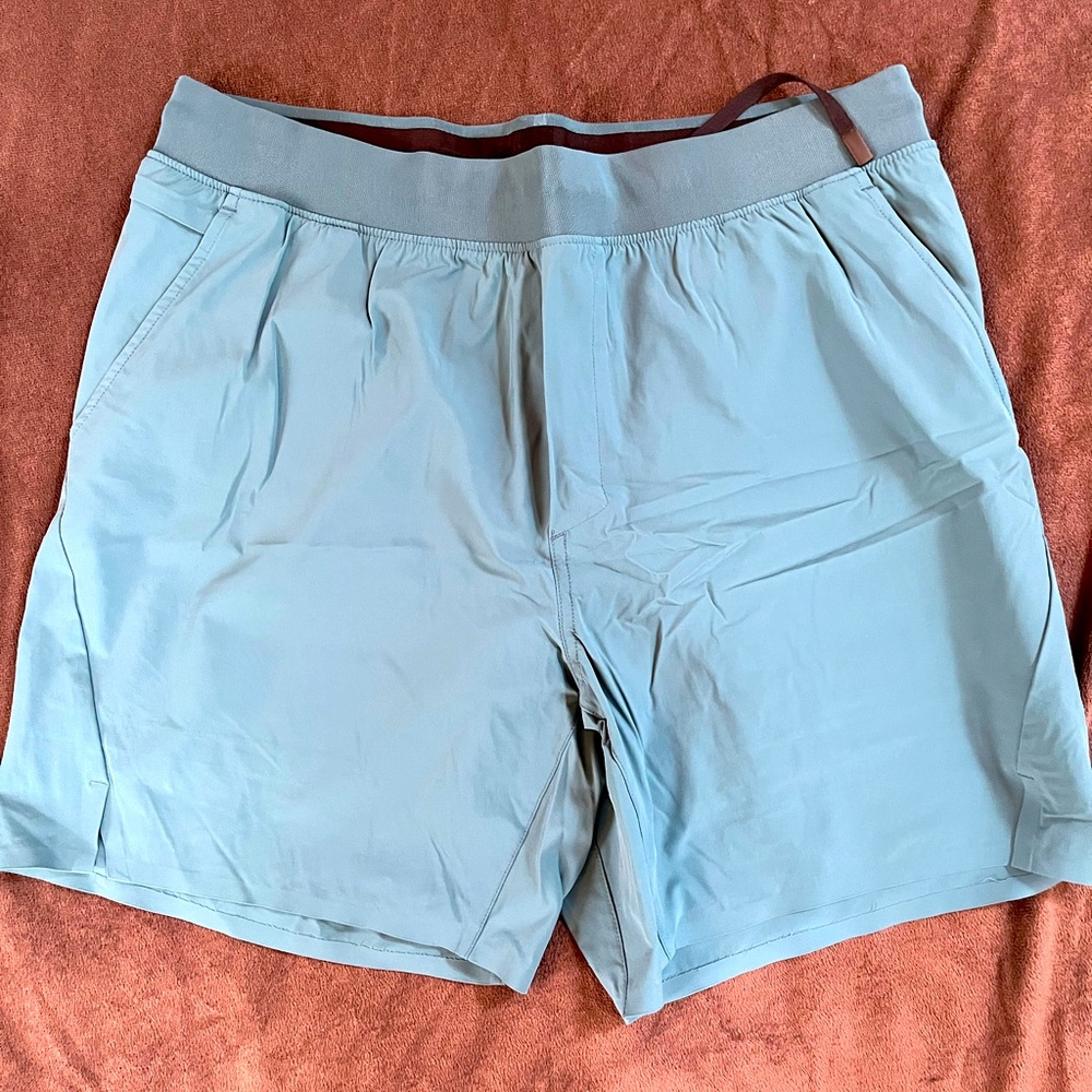 Ten Thousand Set Short, Lined